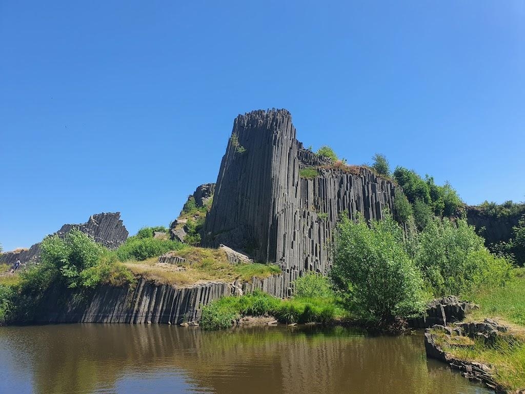 Mansion Rock (basalt columns)