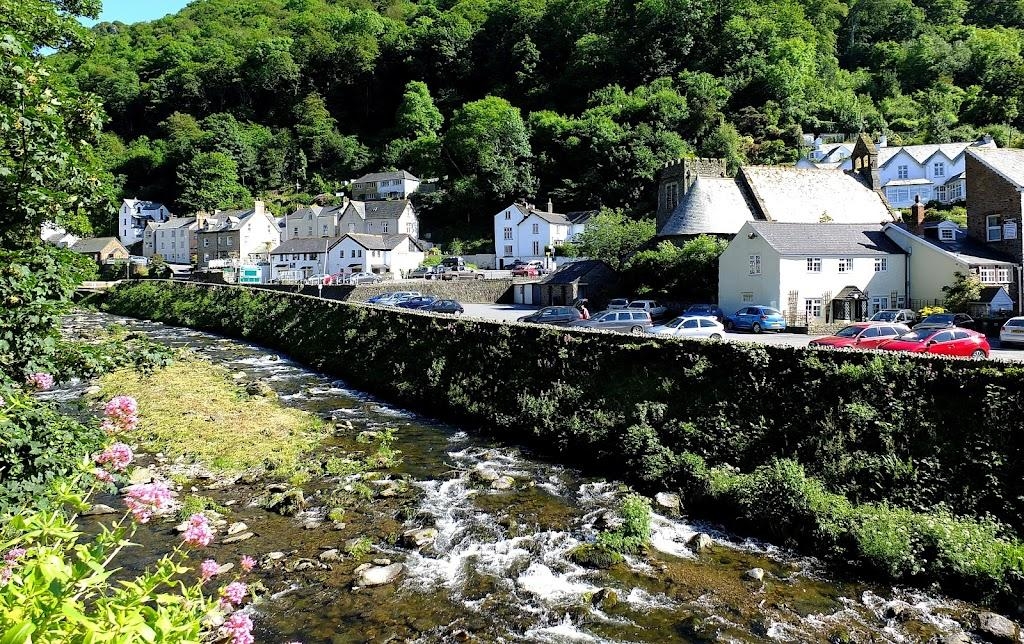 Lyndale Cross Car Park
