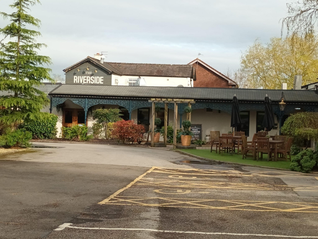 Riverside Inn
